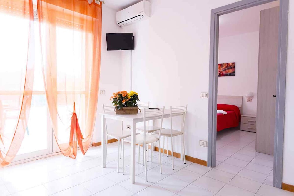Residence with pool in Luni Mare