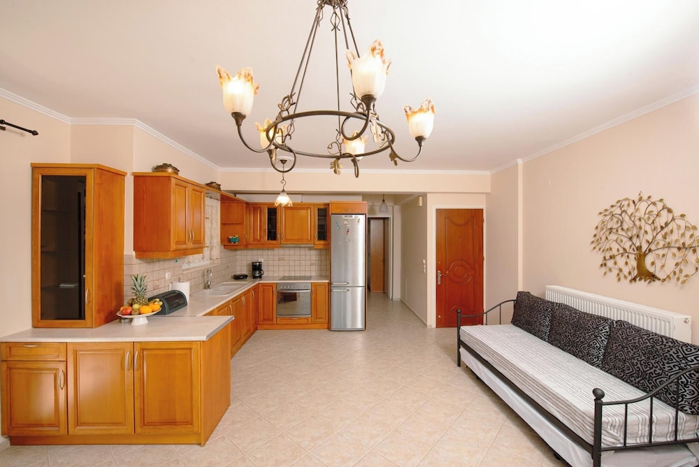 OLIA APARTMENTS LYGIA