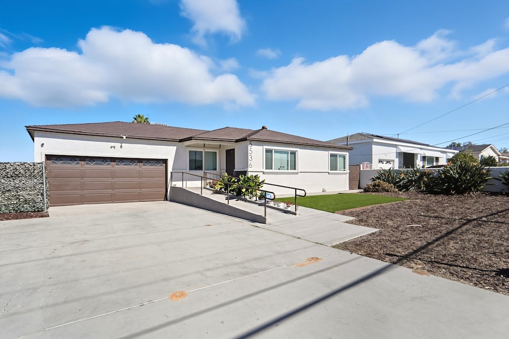 Relaxing Paradise Hills Retreat 4 Bedroom Home