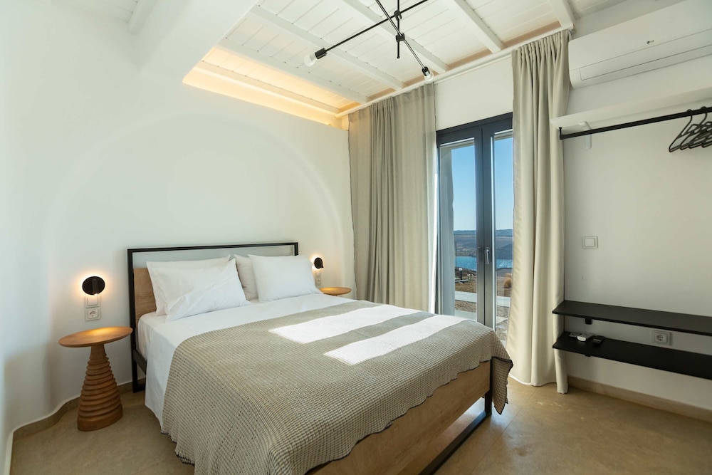 Apellon Mykonos Luxury Seaview Retreat
