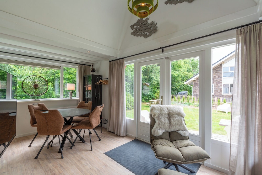 Duinland 50 Holiday Home for 4-people Near Beach