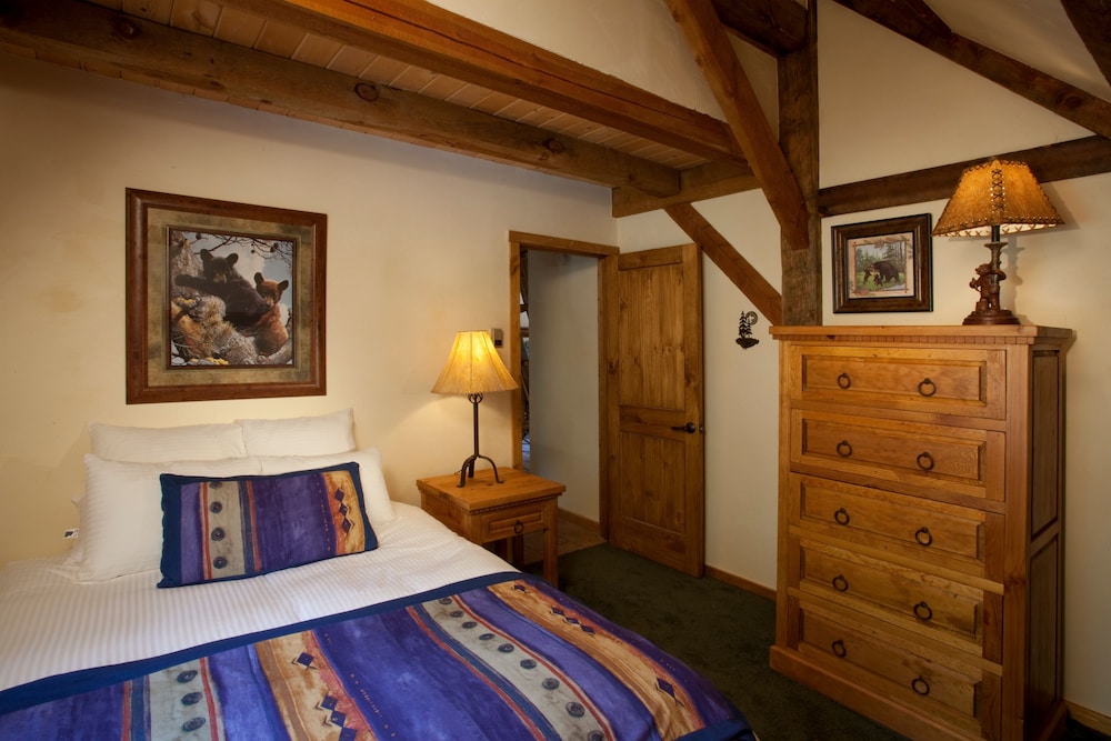 Cottam's Lodge by Alpine Village Suites