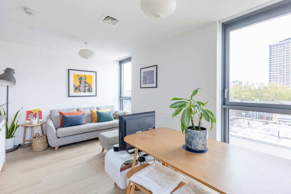 Funky 1BD High-rise Flat W/city Views, Angel!