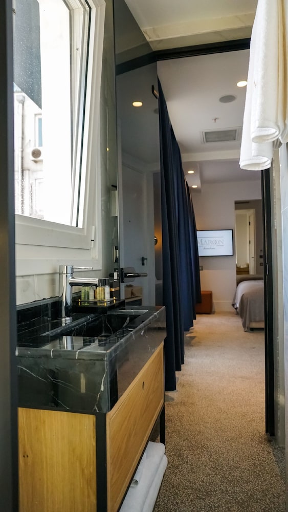 Maroon Tomtom - Image 28