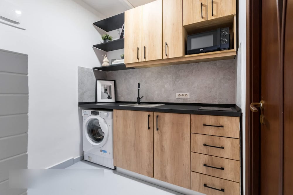 Industrial Cozy Studio in Piata Amzei view 3