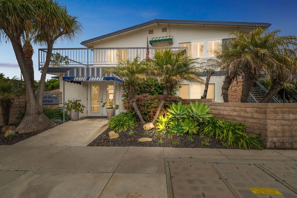 Beautiful 1 Bed Beach Condo #224 1 Bedroom Condo by Sunset Shores Condominiums