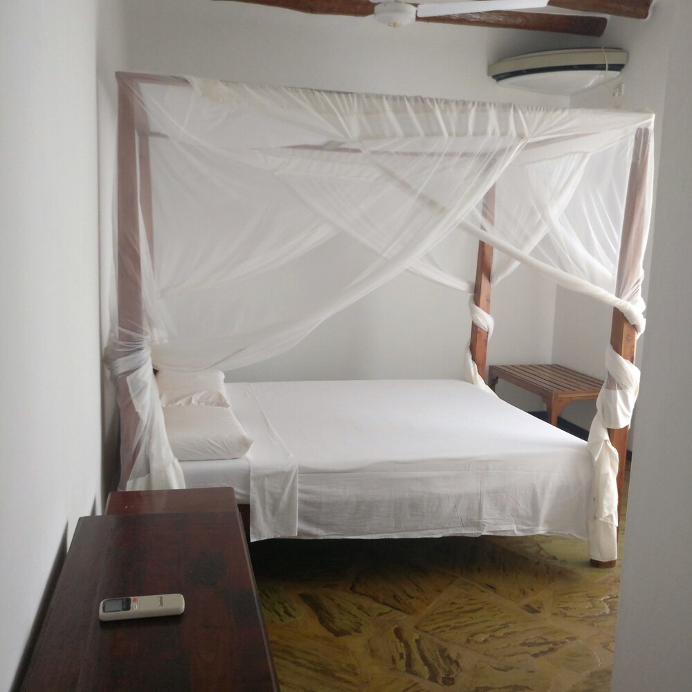 Malaika Beach Villas