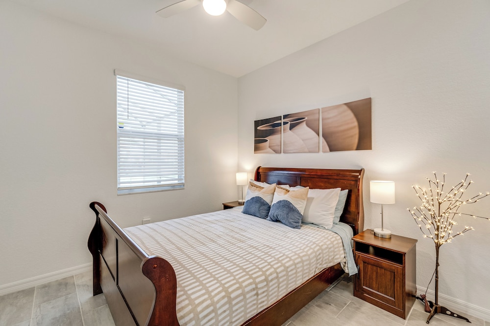 Coastal Home w/ Swim Spa & Lanai in Port Charlotte