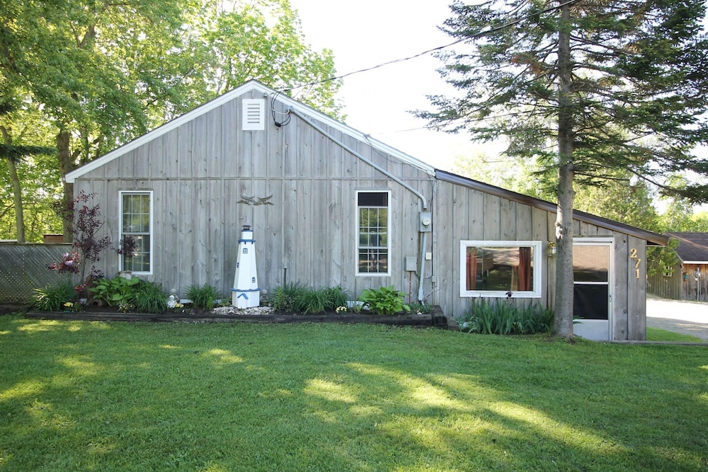 3 Bdrm Country Cottage - Main House - Rosewood Cottages