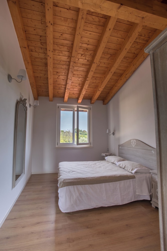Elegant Lake Garda Villa With Garden