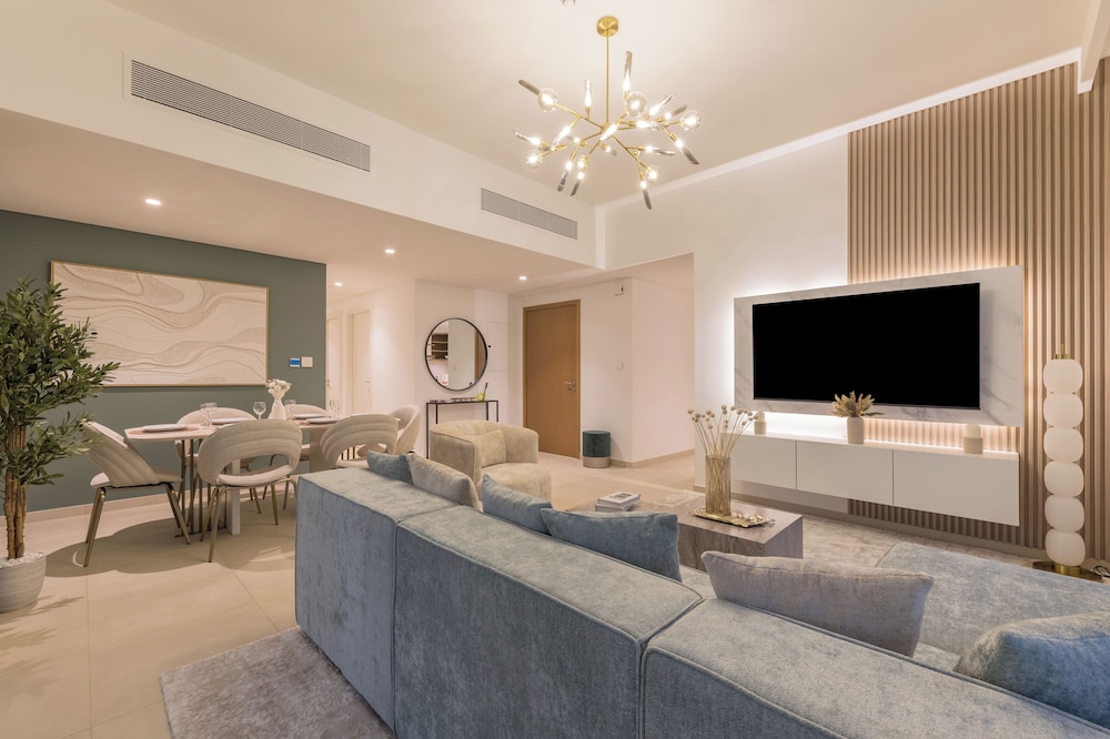 Premium Spacious 3BR Downtown Views