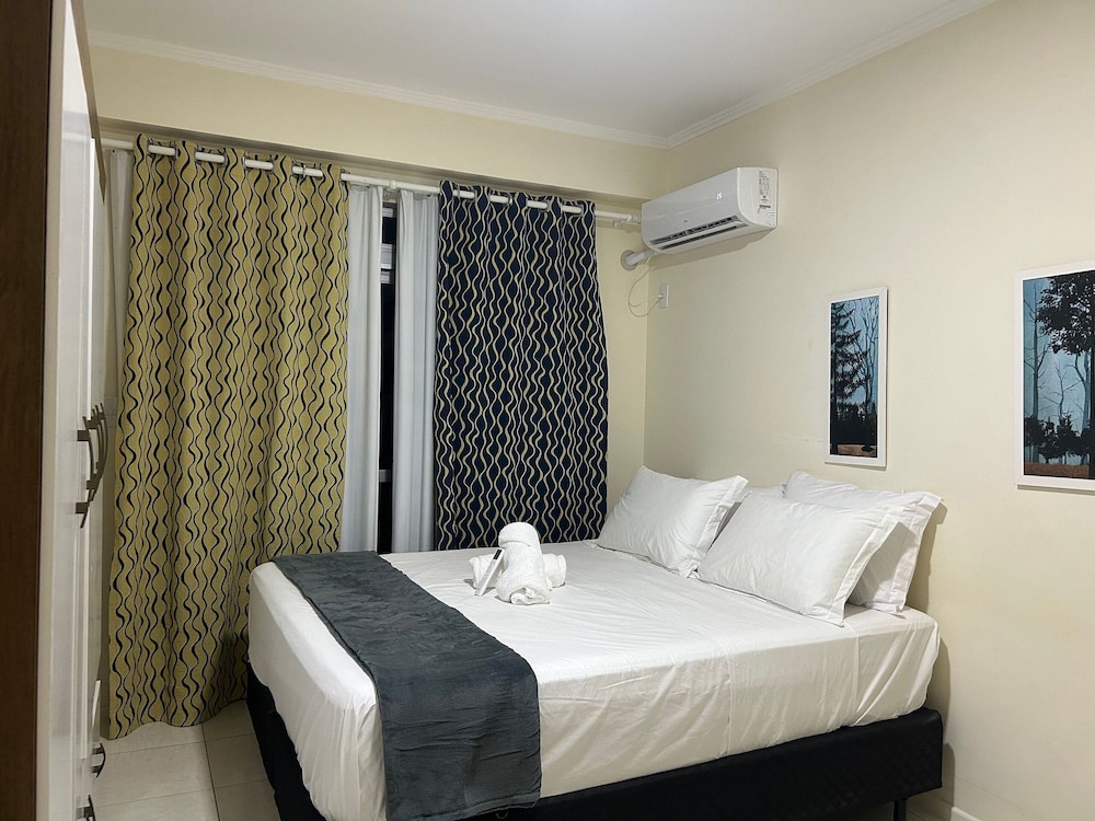 2 Bdrm apt 250m From the Beach in Center Sdc0601