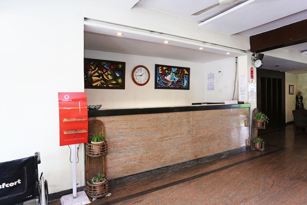 Lobby & Reception