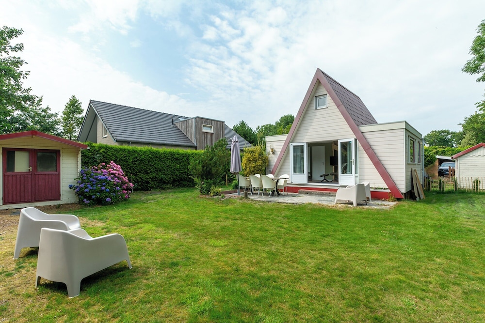 Duinland 50 Holiday Home for 4-people Near Beach