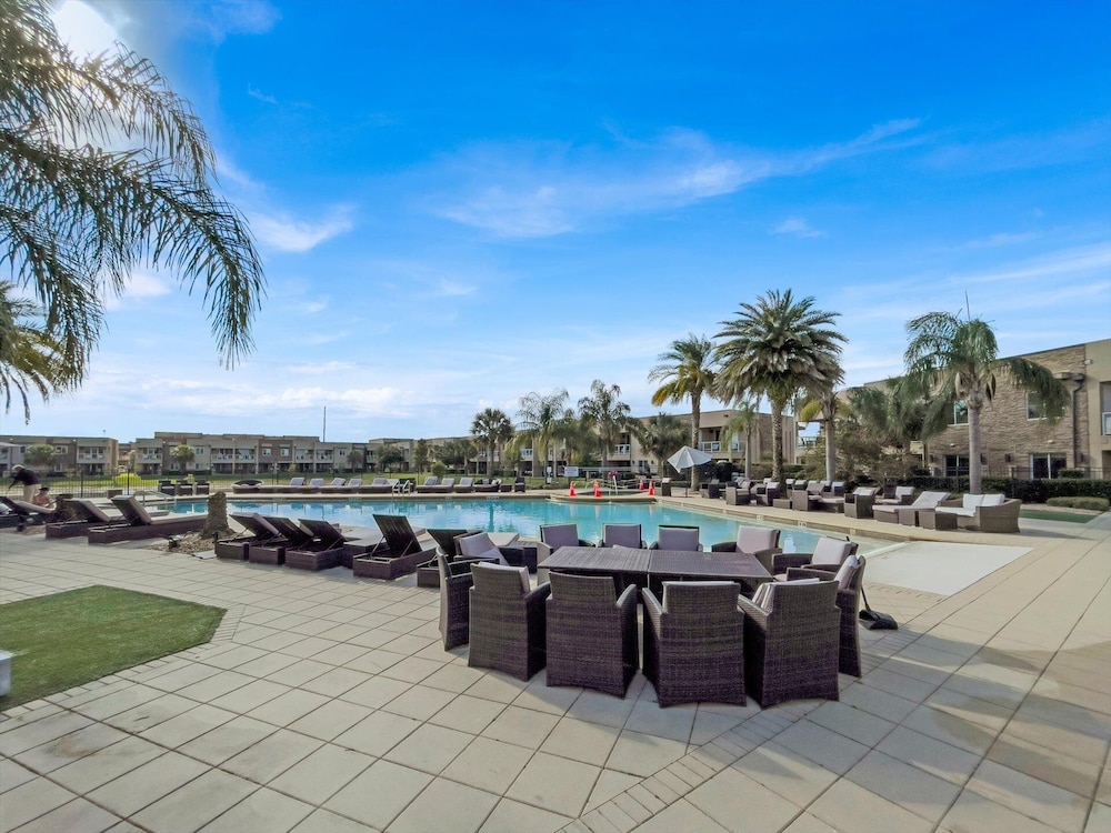 Magic Village Resort 4 Bedroom townhome with Outdoor Kitchen 4 Townhouse