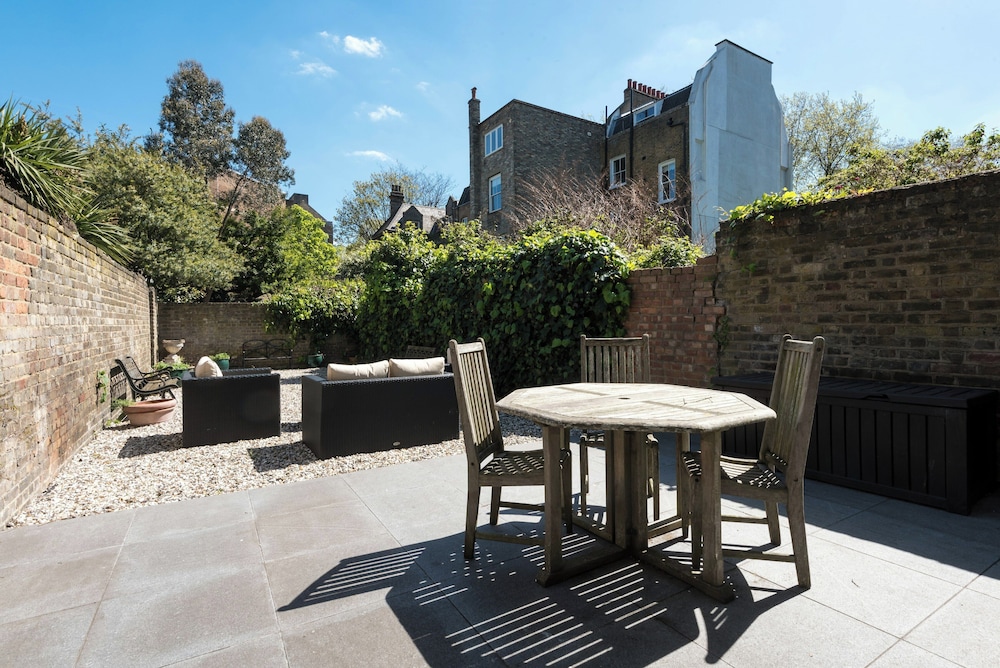 Kennington Road by Onefinestay