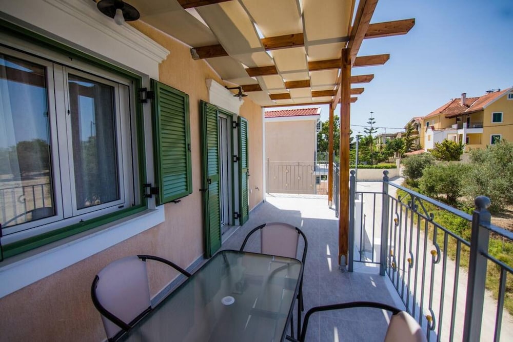 Villa Elpida at Minies view 4