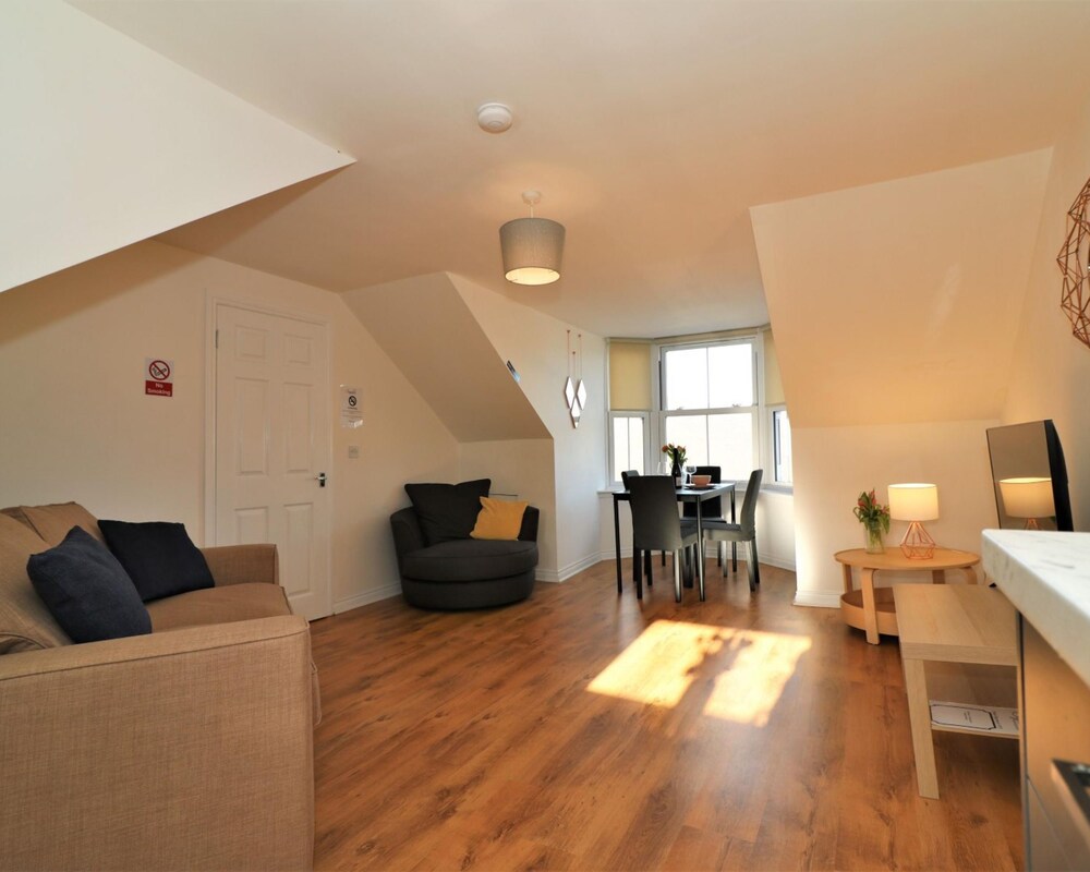No 11 Bonnet Road - 2 Bed