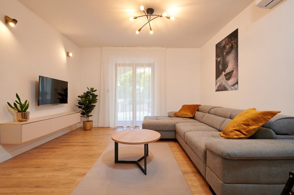 Natali - 5 M From the Beach - A6 view 2