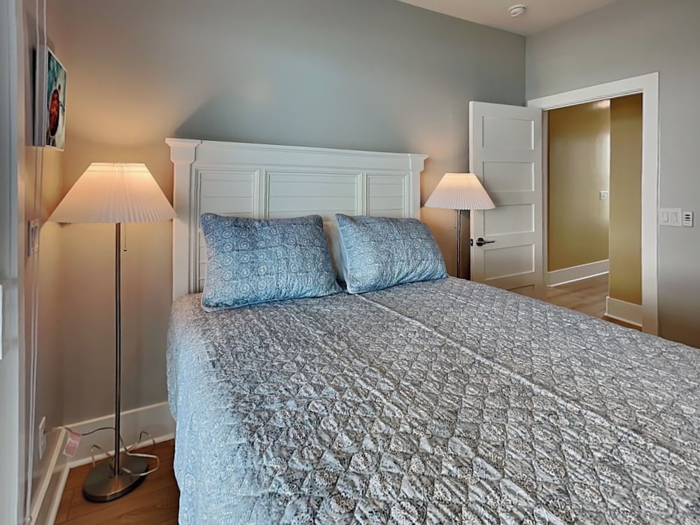 Turtle Paradise by Topsail Realty