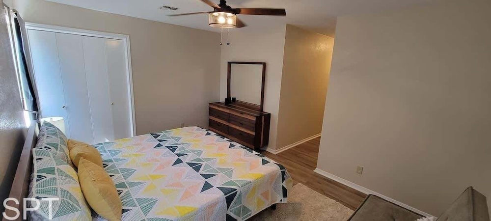 Large 3 Bedr Bay Views Pool Great Deck 3 Bedroom Condo
