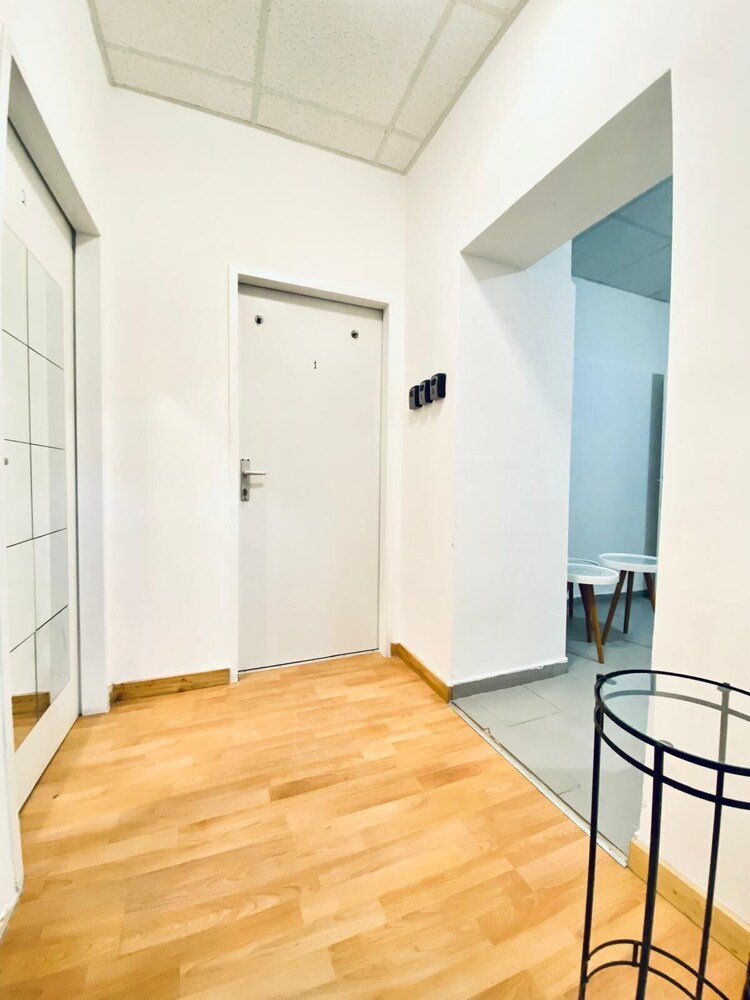 Cozy 3 Bedroom Apartment in Quiet Area