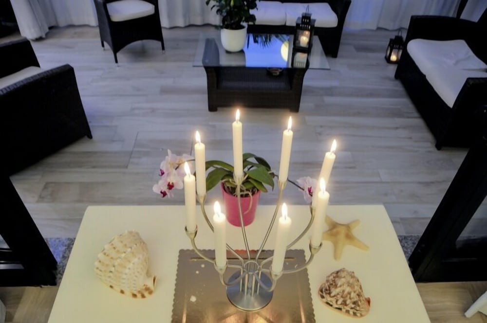 Photo 33