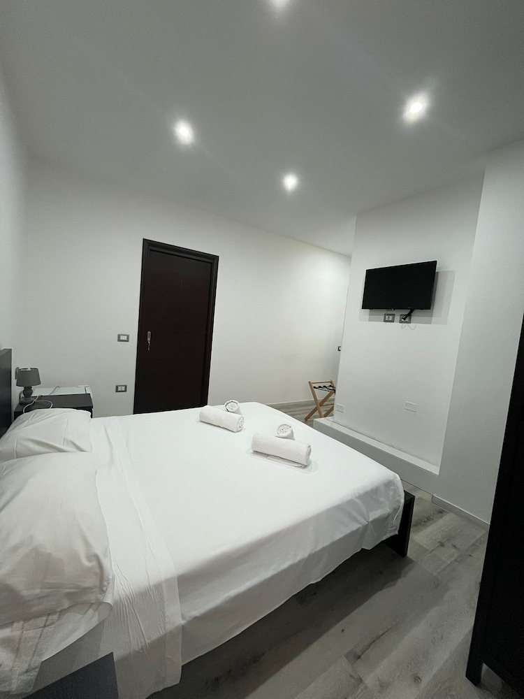 Thanit rooms