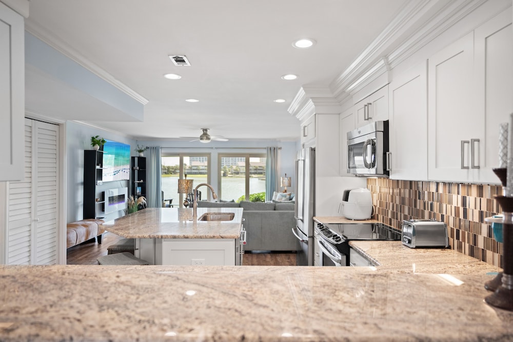 High Tides And High Proof 105 2 Bedroom Condo