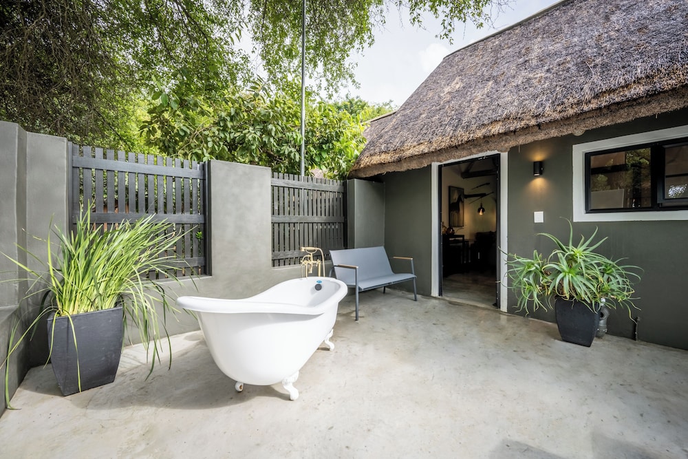 Sunbirds Oasis Lodge