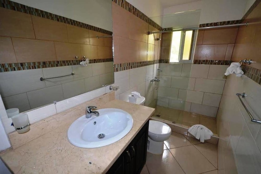 Specially Design 6 Bedroom Villa With King Beds