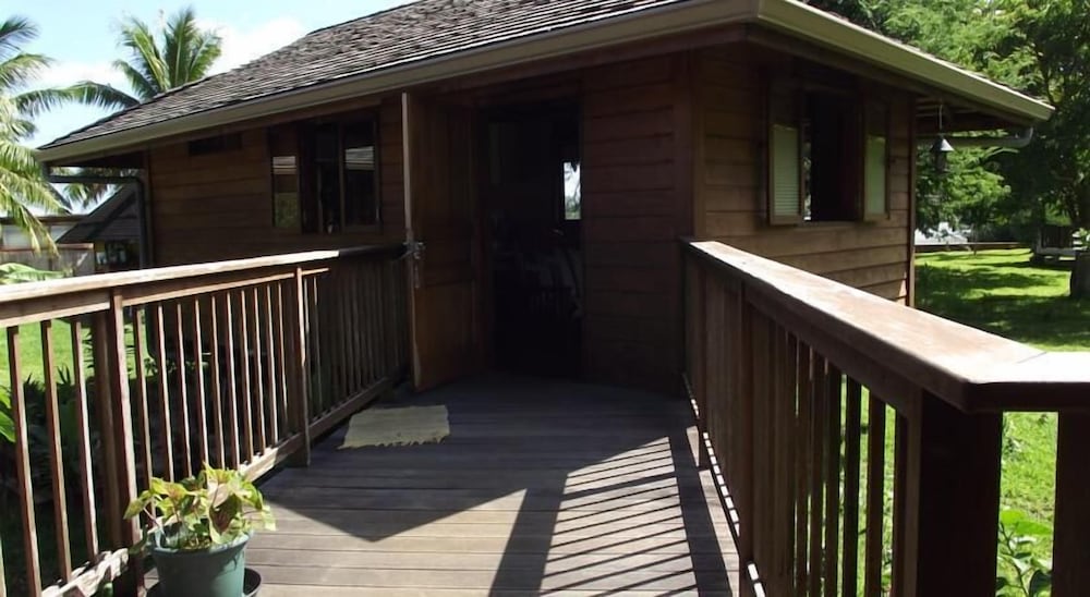 Hotel Moorea Surf Inn - Image 1