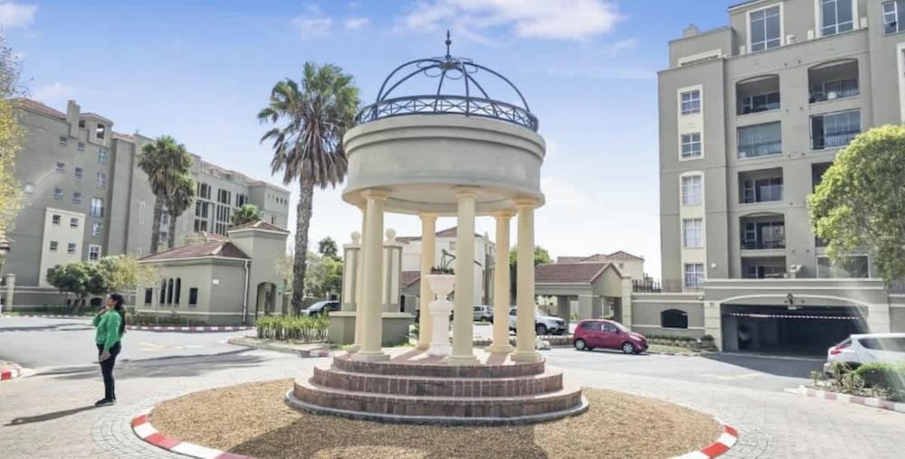 2 Bedroom, Mountain View Penthouse, Century City
