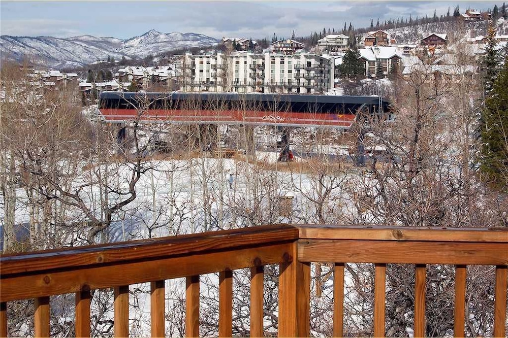 Ski Trail Lodge II