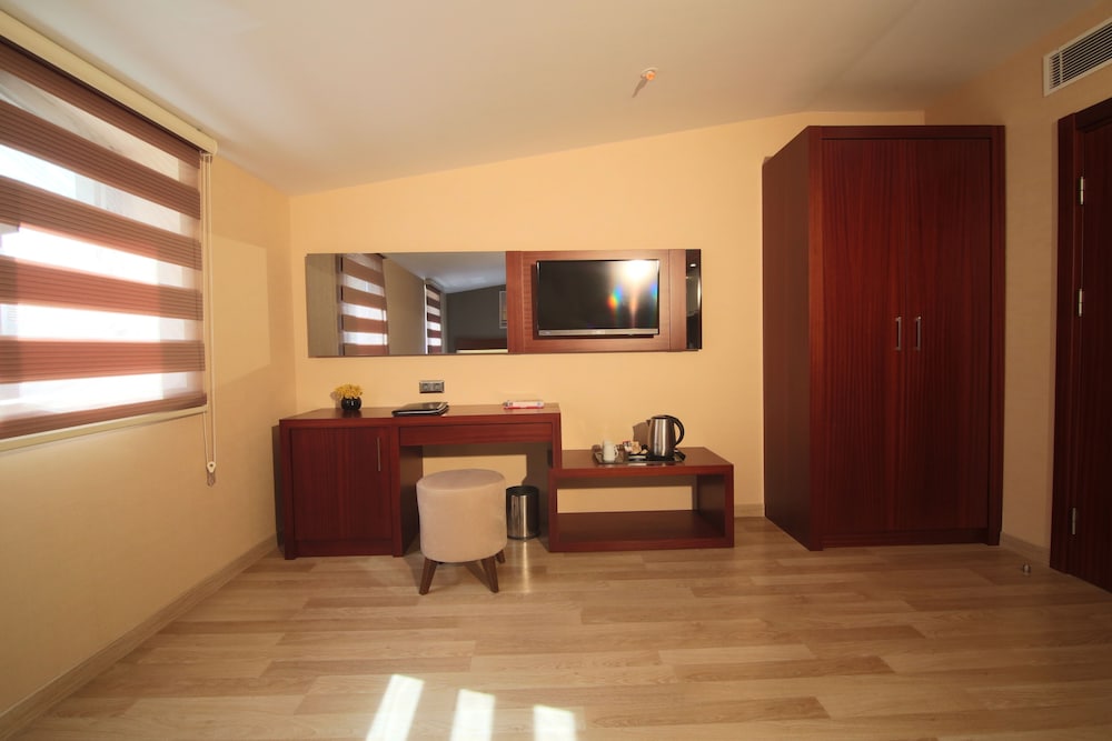 Park By Clover - Image 20