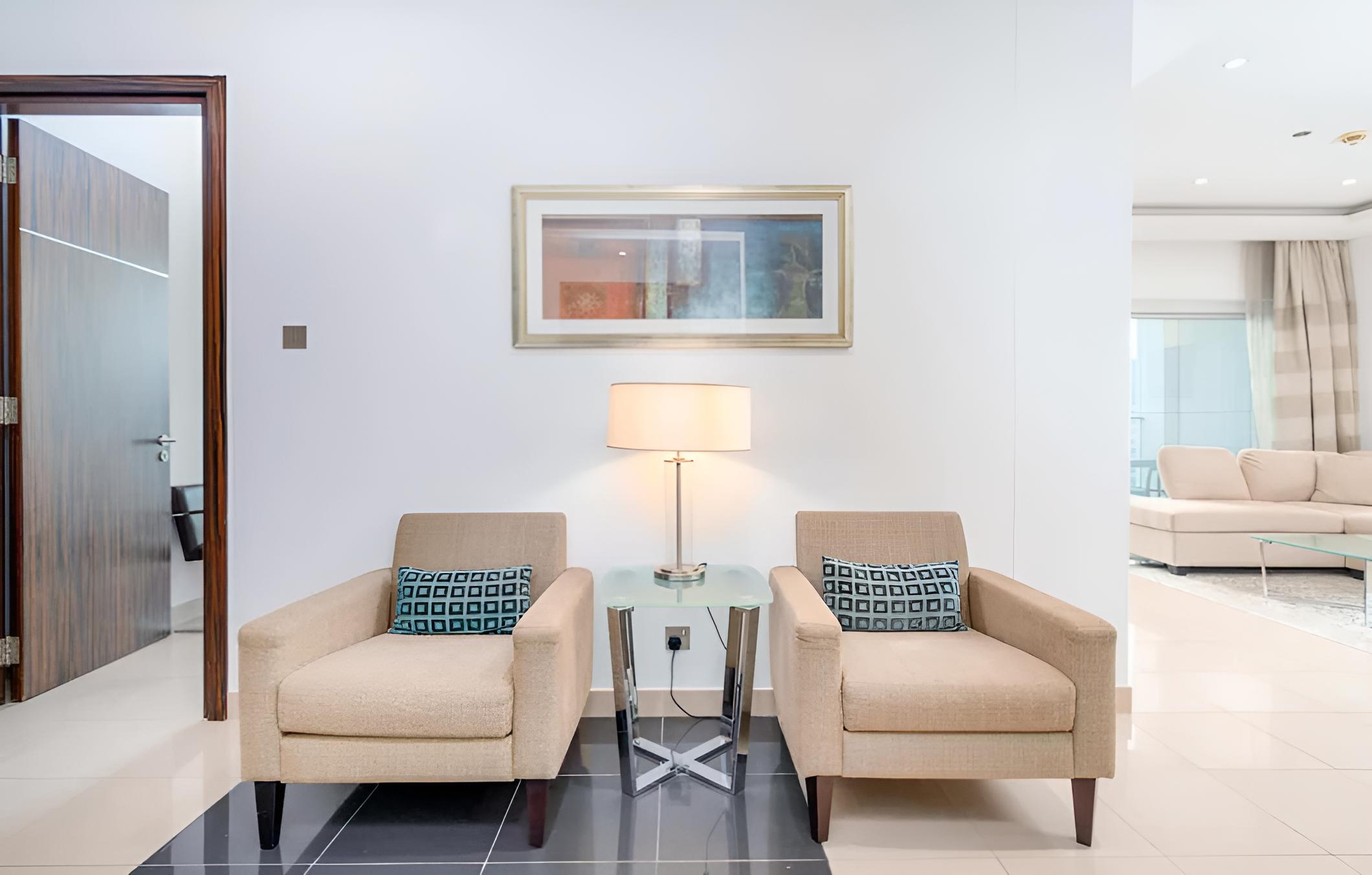 Cozy 2bdr in Jumeirah Lakes Towers