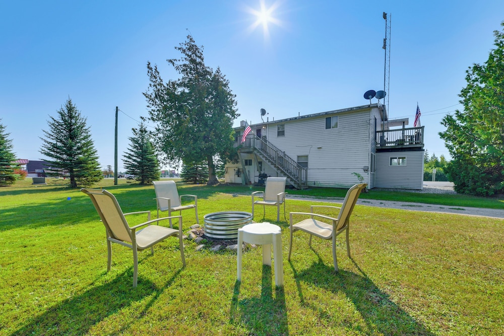 Cozy Apt < 1 Mi Near Lake Huron & Mackinac Island!