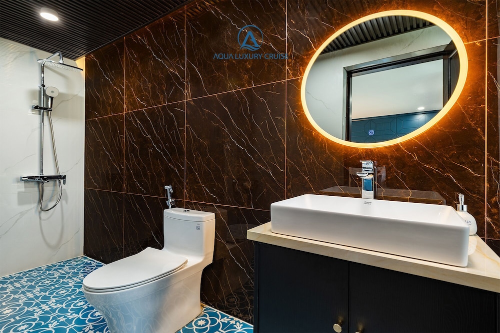 Aqua Luxury Cruise