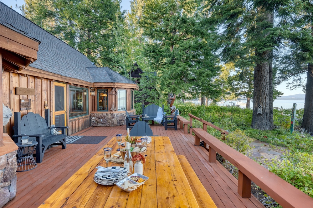 Homewood Lakefront by Avantstay Private Beach Lake Access Views