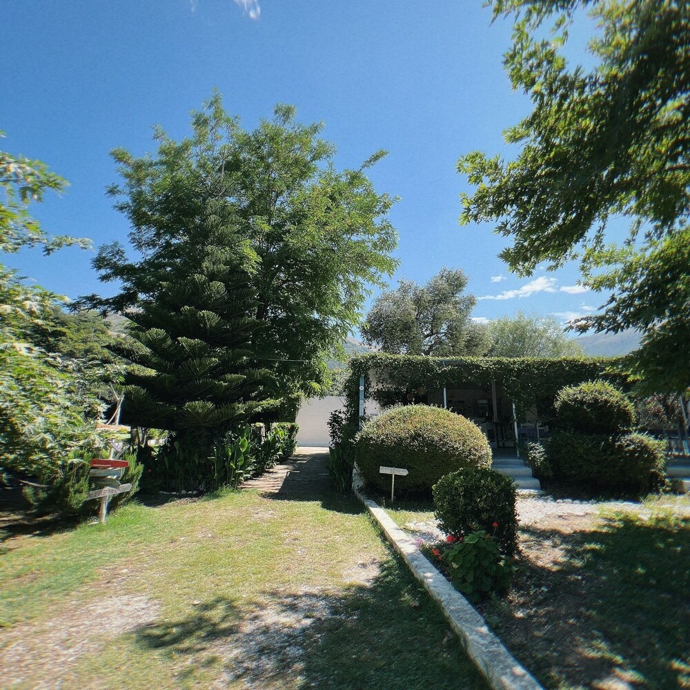 Garden Villa Naza