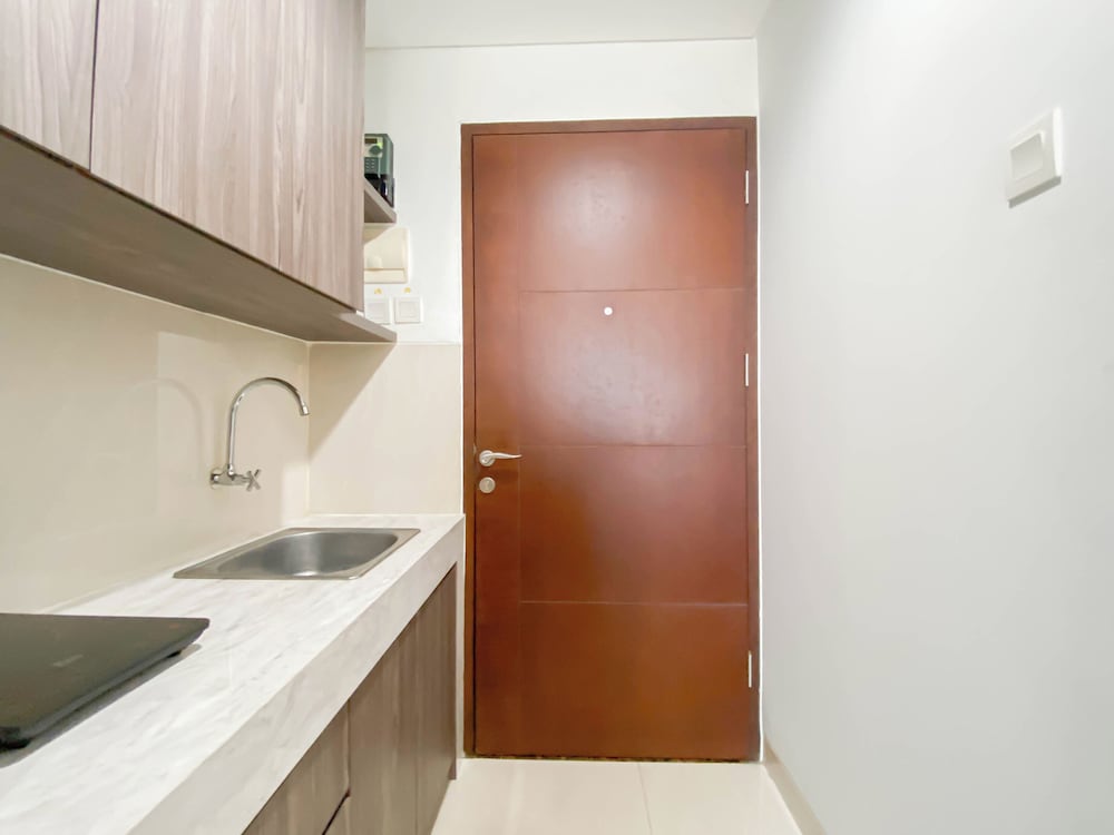 Brand New Studio Apartment at Springwood Residence