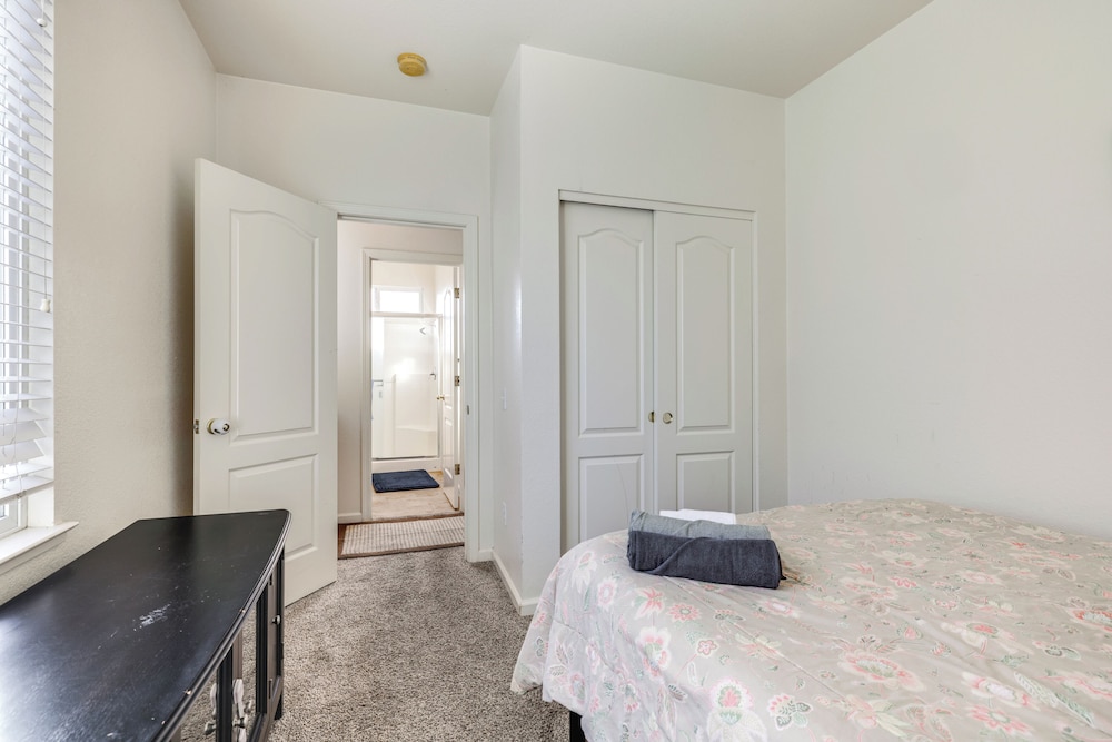 Spacious Turlock Home ~ 1 Mi to University!