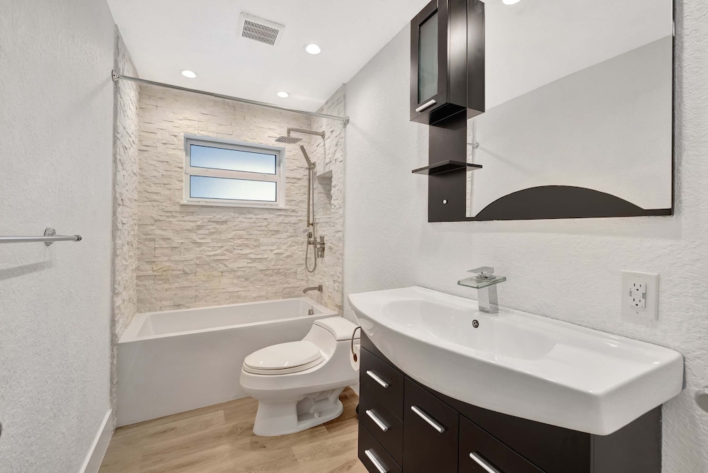 Waterfront Paradise Chic 3 BDR