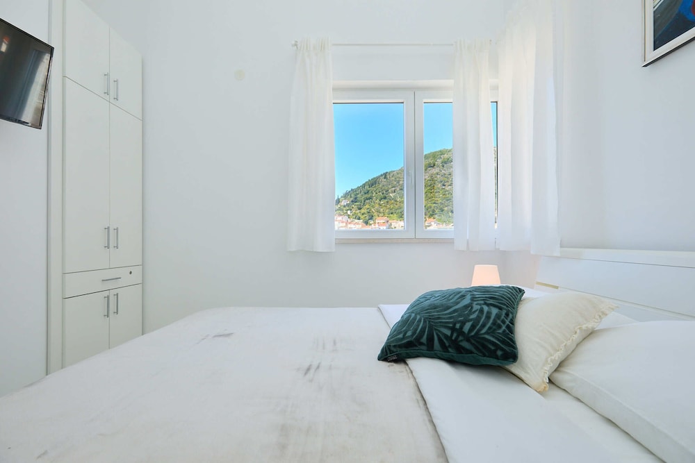 Blue Bay Apartment