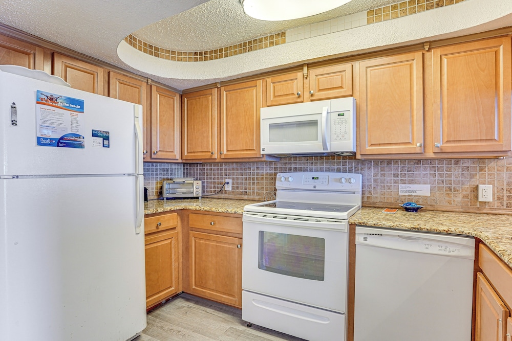 Oceanfront PCB Condo: Steps to Private Beach!