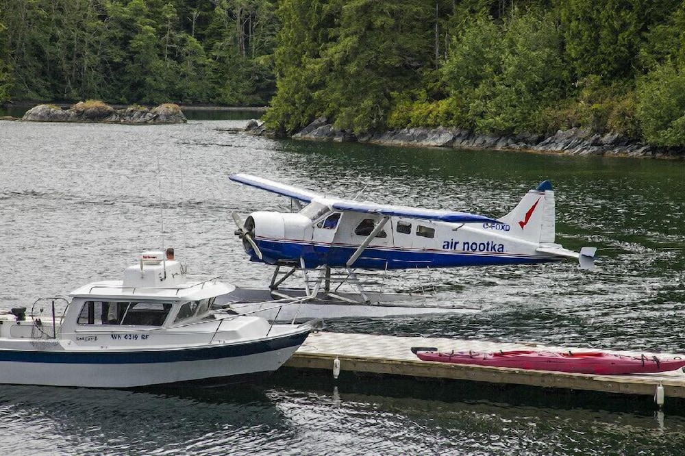 Nootka Island Lodge