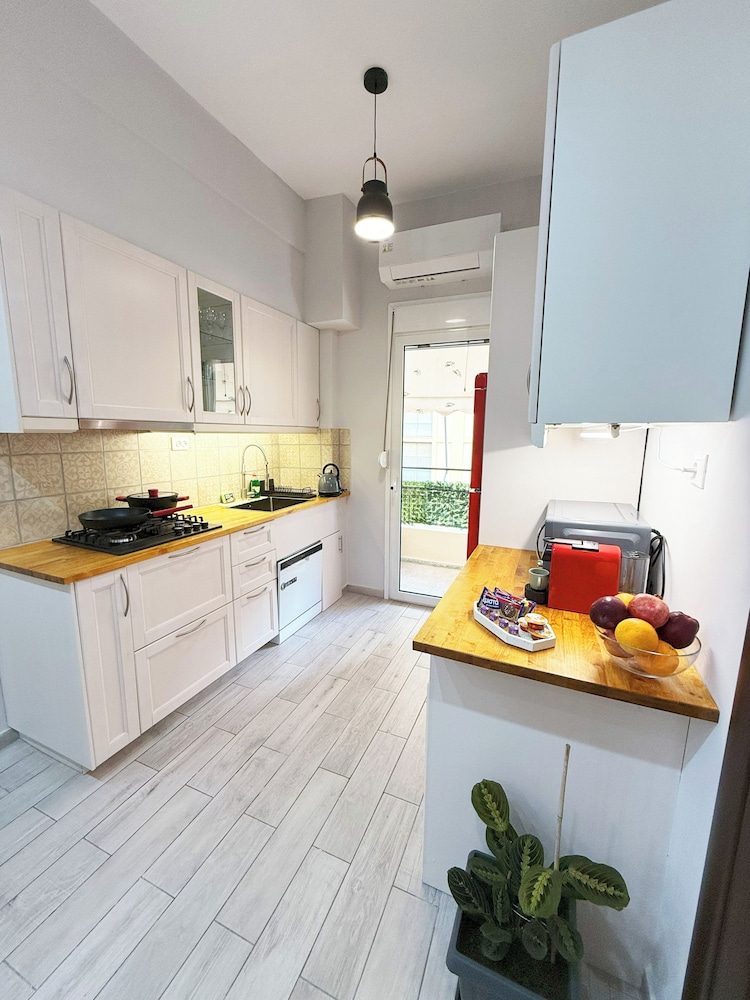 Athenian Petralona Suite