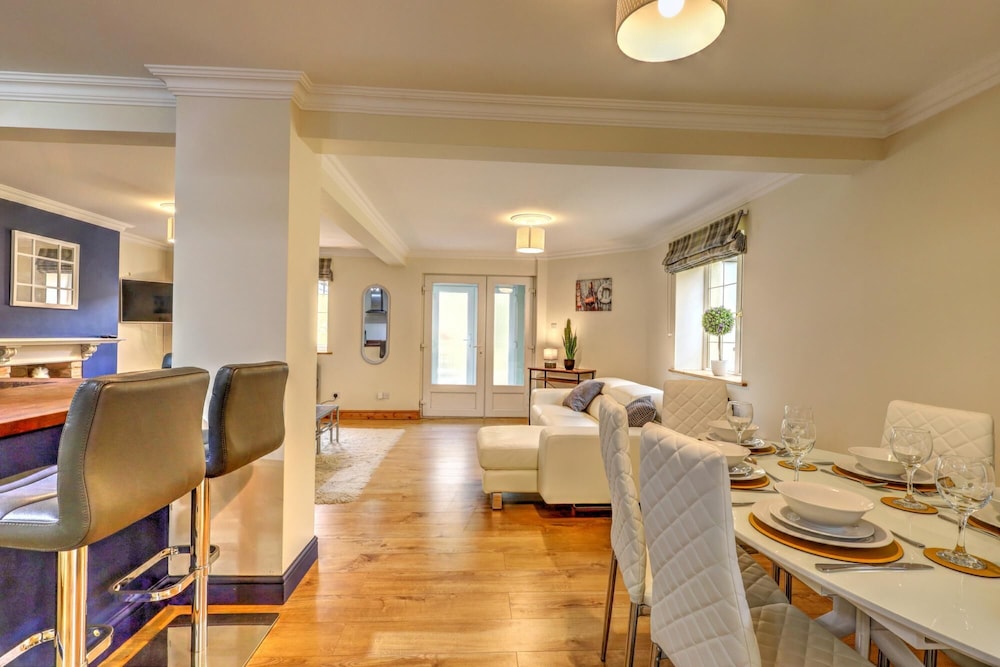 2 Bed 1 Bath Felixstowe Seafront view 3