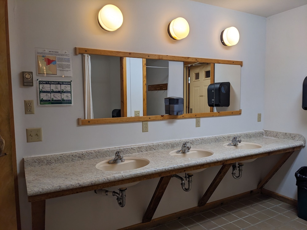 Gunflint Lodge & Outfitters