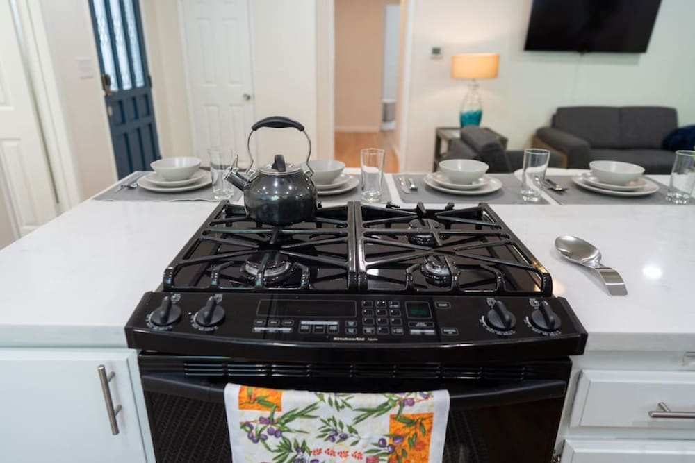 Disneyland Renovated 3BR Fullerton House w Garage Fenced Yard p56